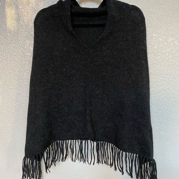 Alpaca Women's Dark Gray Fringed Shawl Wrap Shrug Poncho Made In Peru - Picture 3 of 7